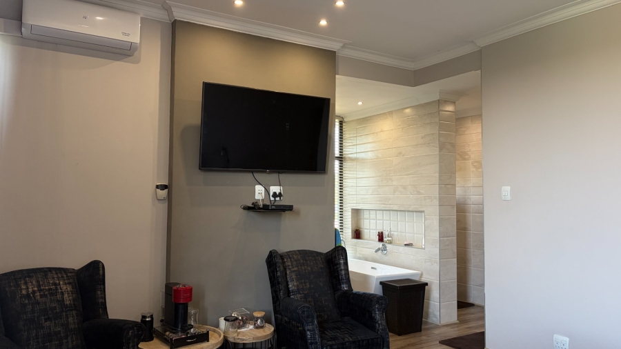 4 Bedroom Property for Sale in Grimbeeck Park North West